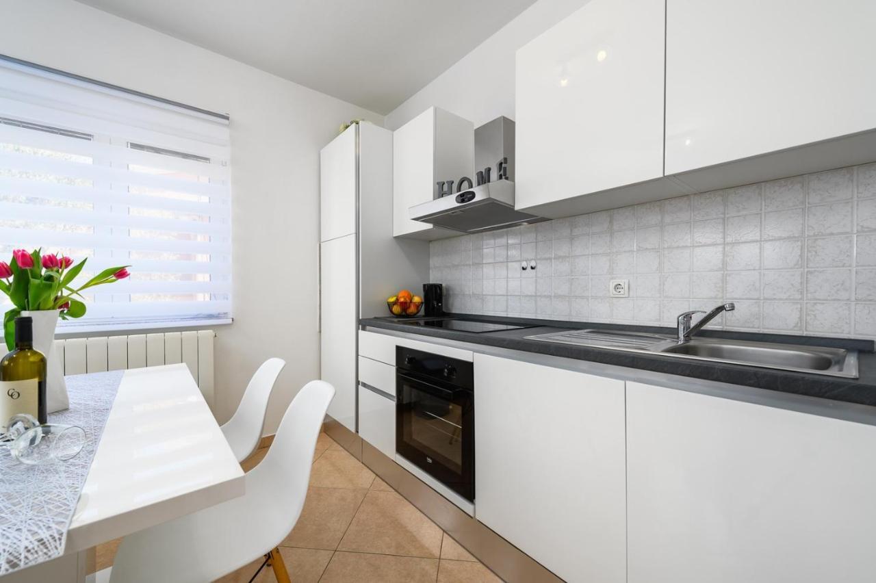 Bozica House With Apartments Murine Exterior photo
