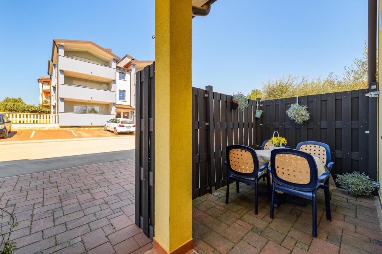 Bozica House With Apartments Murine Exterior photo